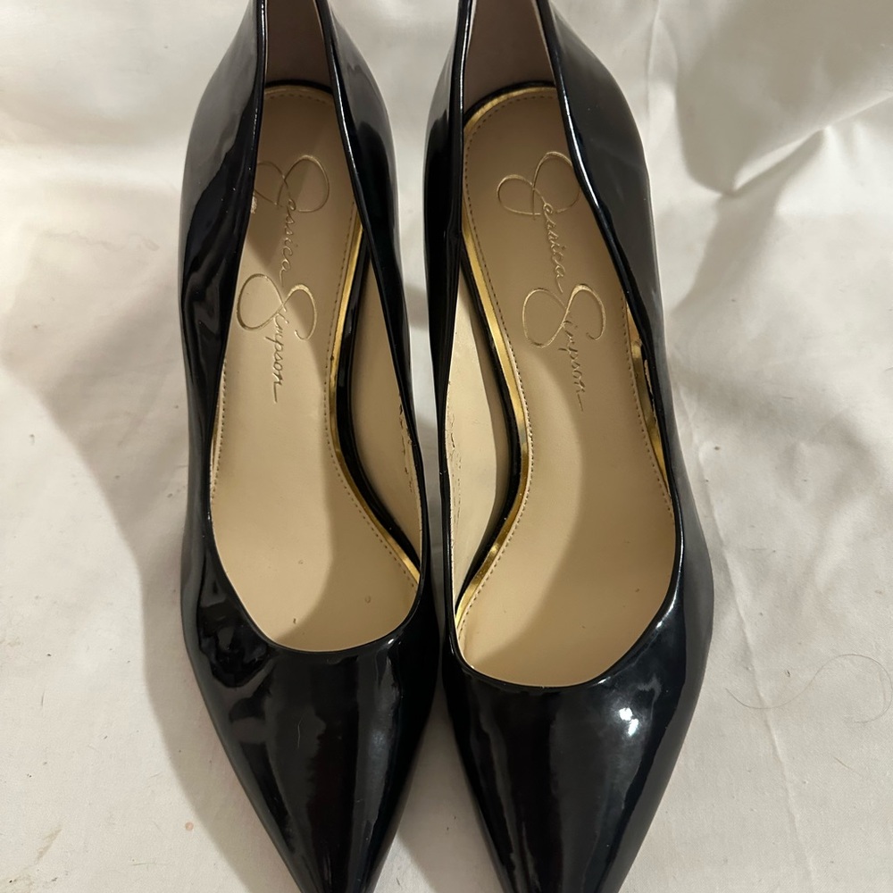 Jessica Simpson Shiny Black Pumps